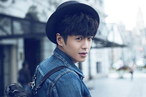 张若昀爆料养猫视频,萌宠互动温馨满满  第1张